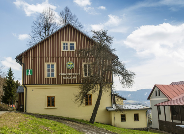 Památník zapadlých vlastenců v Pasekách nad Jizerou